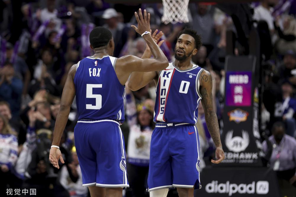 詹姆斯不在 詹姆斯不在