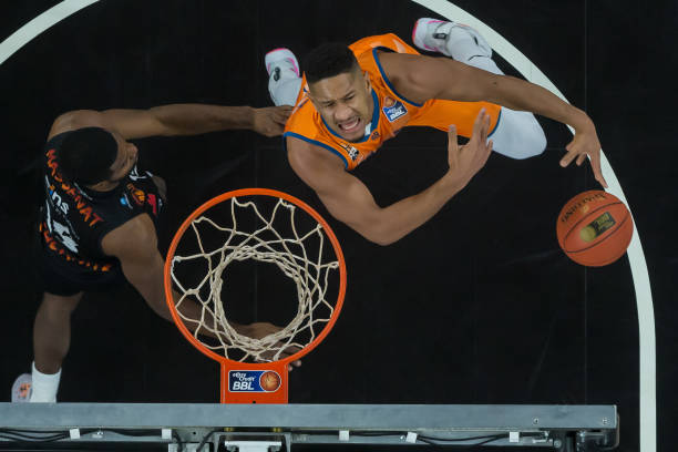 赛中始终保 赛中始终保