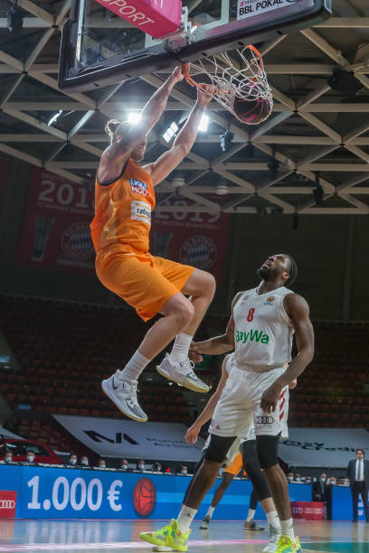 并朝着更高 并朝着更高