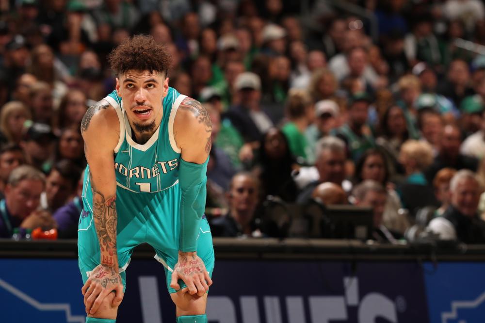 并在防守反 并在防守反